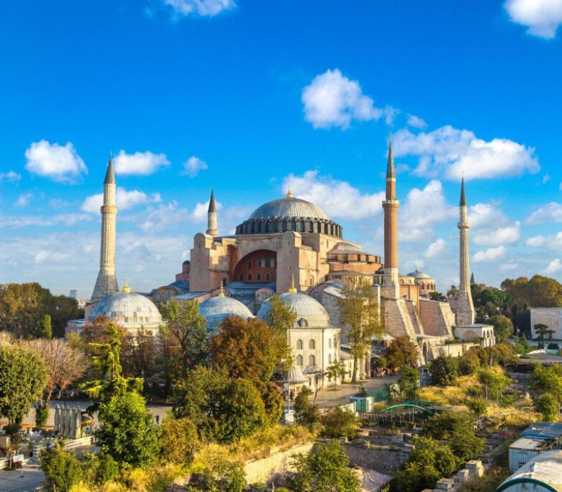 istanbul-tarihi-yerler-ayasofya-muzesi-ayasofya-cami-1024x683